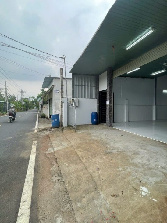 NHÀ VỊ TRÍ ĐẸP- GIÁ TỐT CHÍNH CHỦ CẦN BÁN NHANH căn nhà tại huyện Hóc Môn, TPHCM