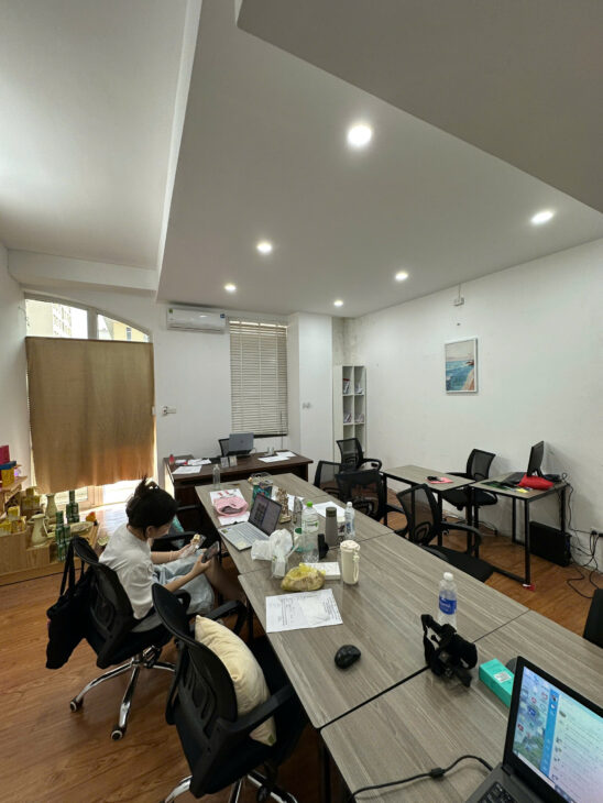 Cho thuê nhà mặt phố Hoàng Sâm, Cầu Giấy. DT 47m2 , MT 5m, 9 triệu/tháng. LH: 0916109086