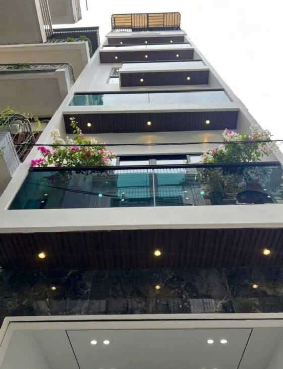 CẦU GIẤY- 6 TẦNG THANG MÁY- DT 46M2- GẦN Ô TÔ- HƠN 9 TỶ