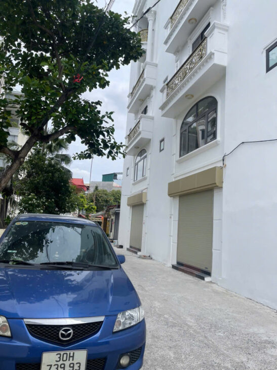 NHÀ MẶT PHỐ Ô TÔ ĐỖ CỔNG- VÀO NHÀ Nguyễn Văn Linh 63m2 X 6 Tầng 12.2 tỷ Long Biên Hà Nội .