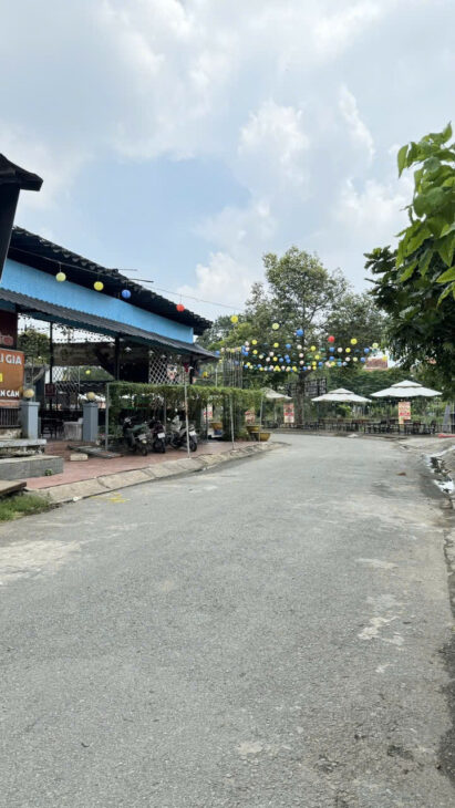 Đất Mặt Tiền KDC Bình Chánh View Sông Hồ – Sát Quận 8 – Đang Có Dòng Tiền Cho Thuê – Ngang Khủng