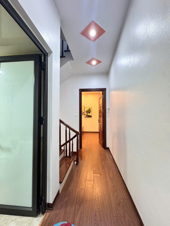 NGỌC LÂM PHÂN LÔ TRƯỚC NHÀ Ô TÔ CHÁNH 40M2 X 5 TẦNG 15.9 TỶ.