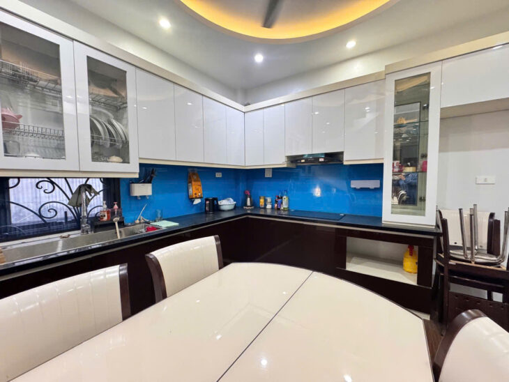 NHÀ MẶT NGÕ THÔNG- Ô TÔ CHÁNH PHỐ NGỌC LÂM 40M2 X 15.5 TỶ.