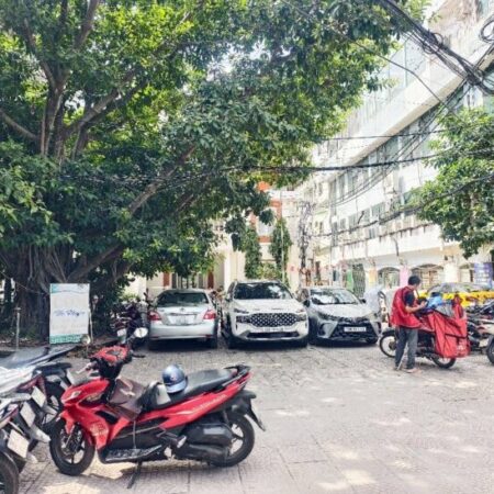 CẦU GIẤY DT 42M GIÁ 15,3 TỶ,Ô TÔ ĐỖ CỬA,CÁCH PHỐ 20M,KINH DOANH