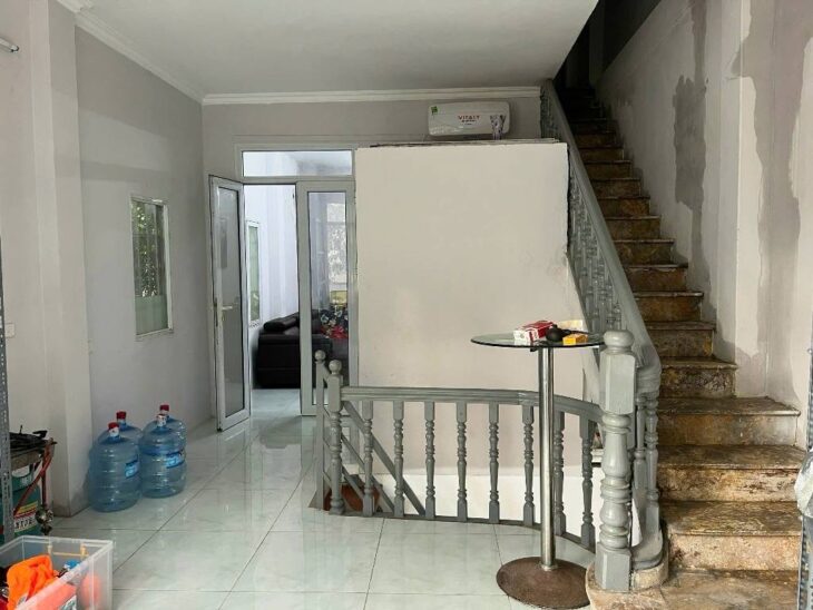 CẦU GIẤY DT 42M GIÁ 15,3 TỶ,Ô TÔ ĐỖ CỬA,CÁCH PHỐ 20M,KINH DOANH