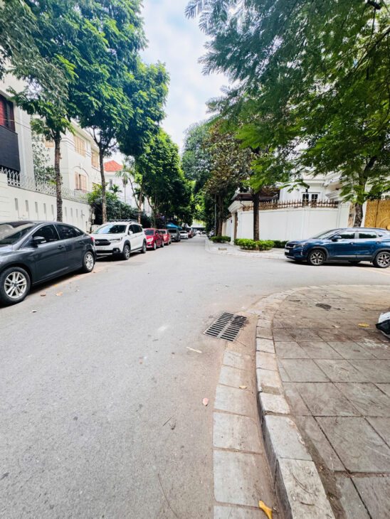 Bán nhà phố Hoàng Văn Thái, ô tô tránh, ô tô đỗ của ngày đêm, mặt tiền 6,5m KD sầm uất giá nhỉnh 15