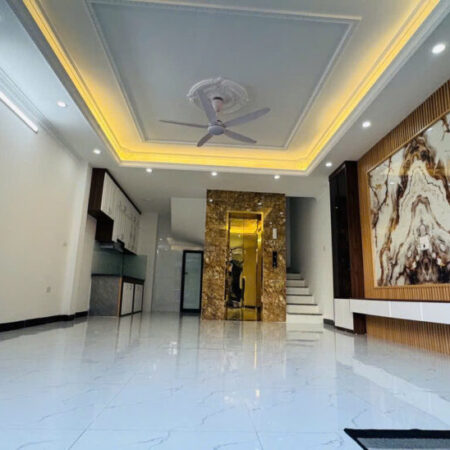 Nhà Ngọc Lâm xây mới 6 tầng – 47m – thang máy, ôtô đỗ trong nhà, 2 mặt thoáng, giá 11.7 tỷ Nhà Ngọc Lâm xây mới 6 tầng – 47m – thang máy, ôtô đỗ trong nhà, 2 mặt thoáng, giá 11.7 tỷ