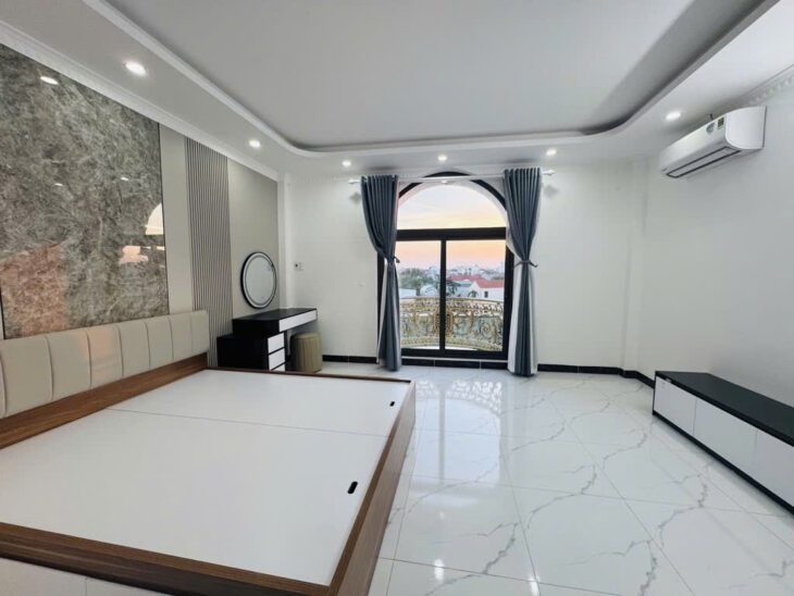 Nhà Ngọc Lâm xây mới 6 tầng – 47m – thang máy, ôtô đỗ trong nhà, 2 mặt thoáng, giá 11.7 tỷ