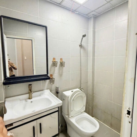 SÁT MẶT TIỀN HOÀNG DIỆU VĨNH KHÁNH CÓ HỞN 3 TỀ ĐÚC BÊ TÔNG Q4