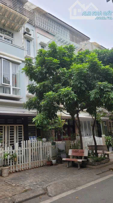 Chính chủ bán Lk Vigalcera Xuân Phương. DT 100m x 5 tầng. MT 5M. Đường 15m. Giá 19,5 tỷ. LH: Chính chủ bán Lk Vigalcera Xuân Phương. DT 100m x 5 tầng. MT 5M. Đường 15m. Giá 19,5 tỷ. LH: