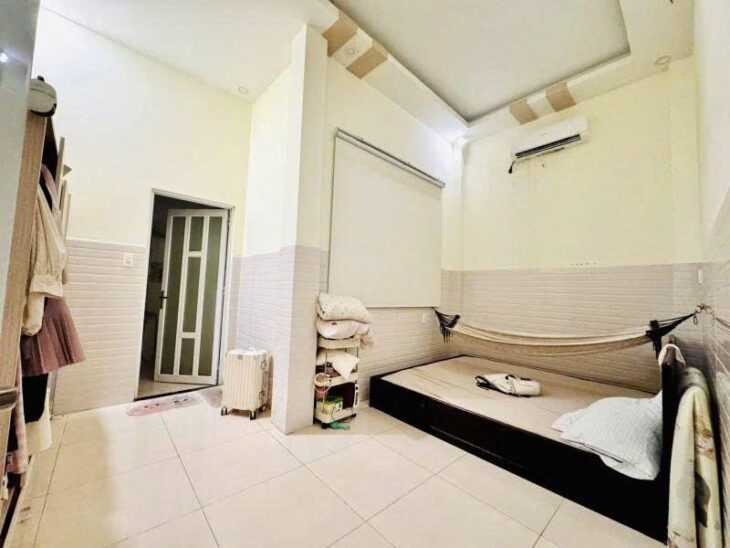 NHÀ NGON TRONG PHÂN KHÚC NHA. 🏡 Nhà đẹp 2 tầng – HẺM XE TẢI LUÔN – an ninh Diện tích 6x10m vuông