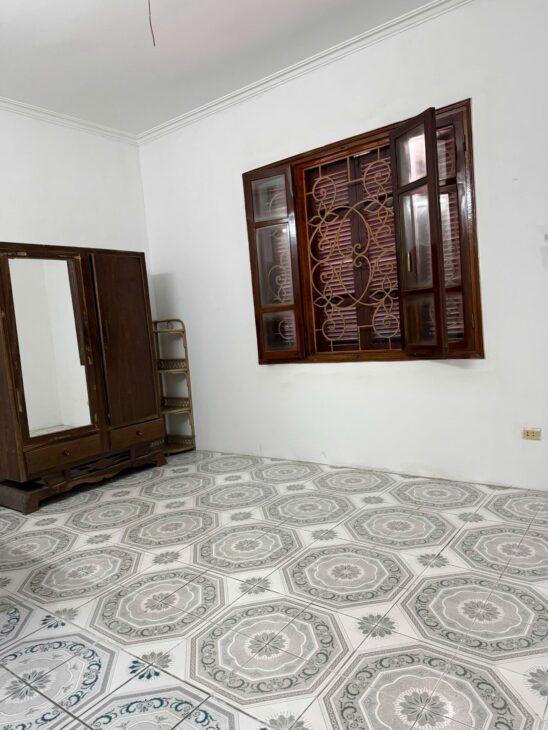 21.11.25.2 Cho thuê nhà nguyên căn ở Trần Duy Hưng, 80m2 x 5 tầng, có sân cổng riêng để xe thoải