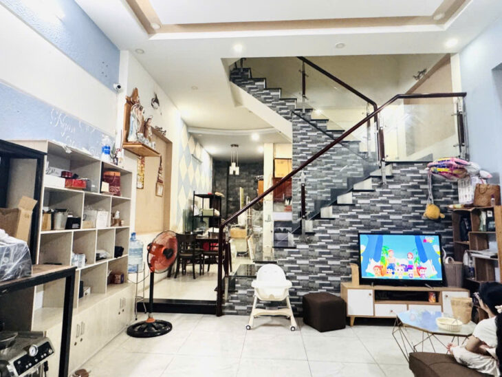 🌿 NHÀ ĐẸP 3 TẦNG – GẦN LÀNG ĐH THỦ ĐỨC – GIÁ CHỈ 4.95 TỶ 🌿 📍 Khu sầm uất, thuận tiện an cư