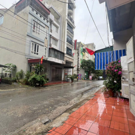 Bán nhanh Nhà phân lô oto tránh kinh doanh Lai Xá, 36m sẵn nhà C4, giá 9,5 tỷ. Bán nhanh Nhà phân lô oto tránh kinh doanh Lai Xá, 36m sẵn nhà C4, giá 9,5 tỷ.