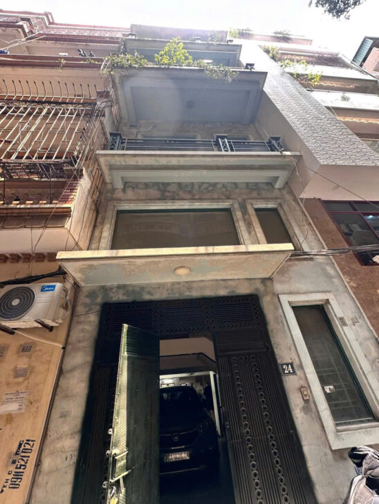 CC BÁN NHÀ PL HOÀNG QUỐC VIỆT CẦU GIẤY NGÕ THÔNG GẦN PHỐ OTO KD 65M X5T NHỈNH 24 TỶ TL