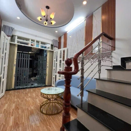 NHÀ 3 LẦU NHỎ ĐẸP – THIẾT KẾ SANG TRỌNG – HẺM XE HƠI 6M – NGAY TT THỊ TRẤN NHÀ BÈ – HUỲNH TẤN PHÁT