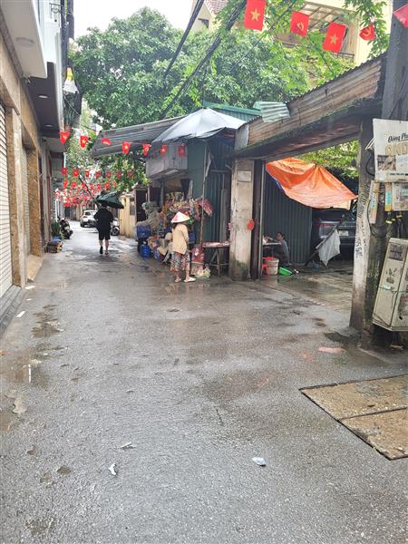 VỊ TRÍ ĐẸP – GẦN PHỐ – LÔ GÓC – NHÀ NỞ HẬU LỘC LÁ – XÂY CĂN HỘ KD CHO THUÊ. – 3 TẦNG – 65M2.