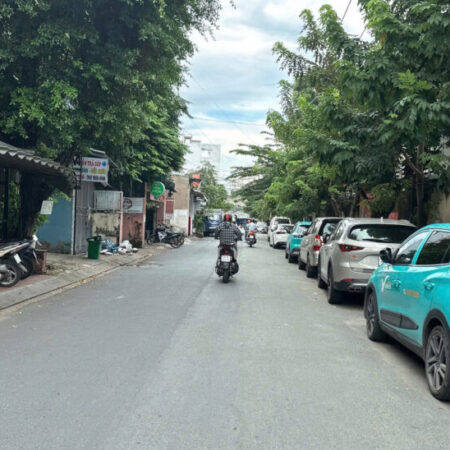 Nhà phố Nguyễn Tư Giản ngang 5m ô tô ngủ trong nhà 105m2 tặng nội thất gần chợ 13 tỷ tí.