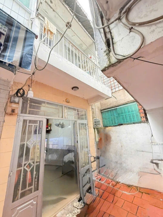 L1550 sát Nguyễn Ảnh Thủ Hà Đặc, SHR, Vuông, 3x9m, 2.x tỷ