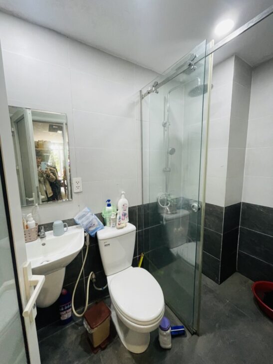 Bán nhà đường Số 44, Phước Long A, Q.9, TP HCM. DT 110 m2, 2 tầng, 2PN, SH. Giá 8.9 tỷ.