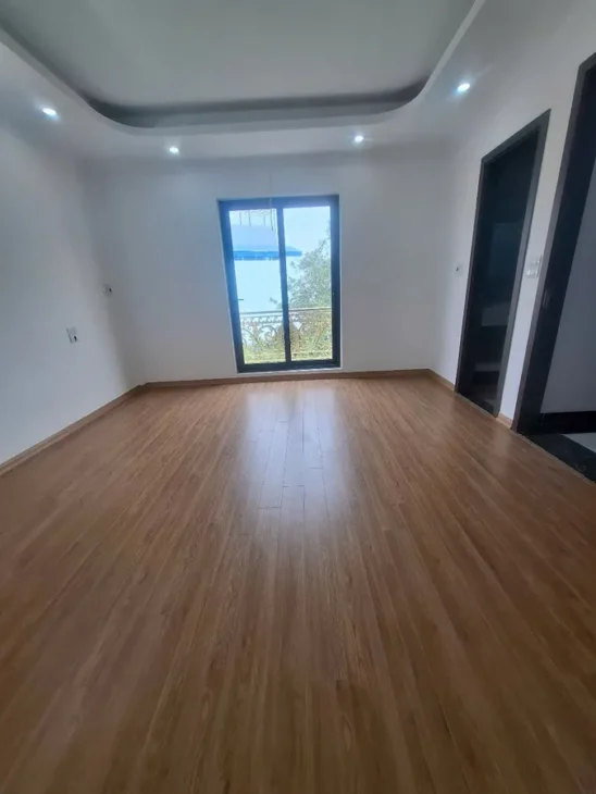 BÁN NHÀ MỚI Ô TÔ ĐÕ CỬA- KINH DOANH Phố Nguyễn Văn Linh 35m2 X 6 Tầng 9.8 tỷ Long Biên.