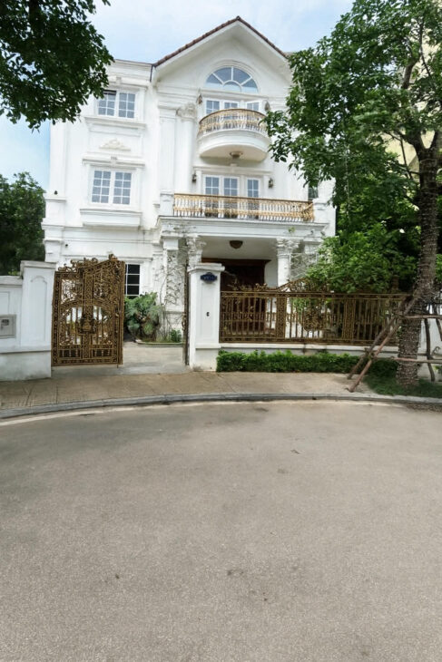 Biệt thự thượng lưu Vinhomes Riverside 206m x 4tầng, mặt tiền 15m, nội thất cao cấp, an ninh tuyệt