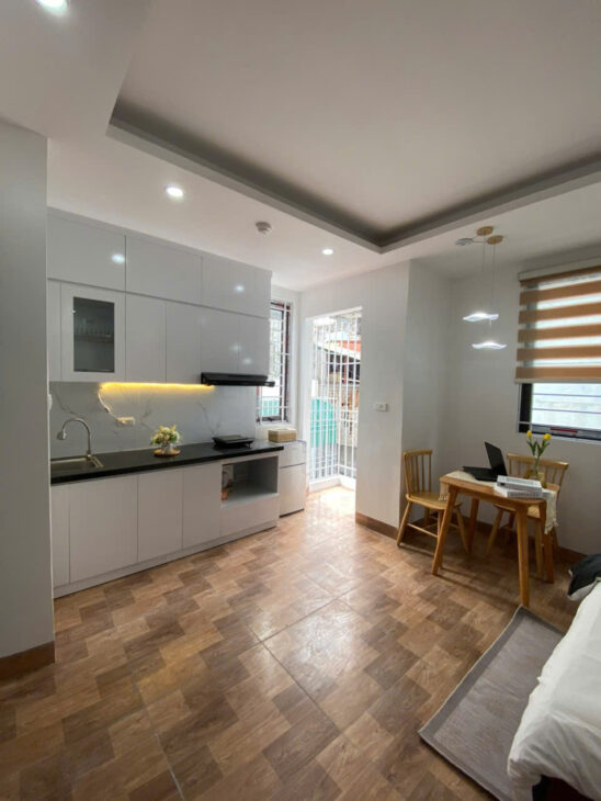 Cho Thuê Ccmn đẹp thoáng ban công Full đồ Tại 210 Đội Cấn, Ba Đình