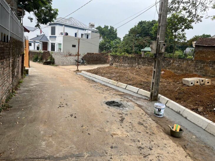 Bán nhanh lô đất vị trí lõi tại Hoà Lạc, dt 120m2, sẵn sổ full thổ cư, ngay QL21, khu CNC Hòa Lạc