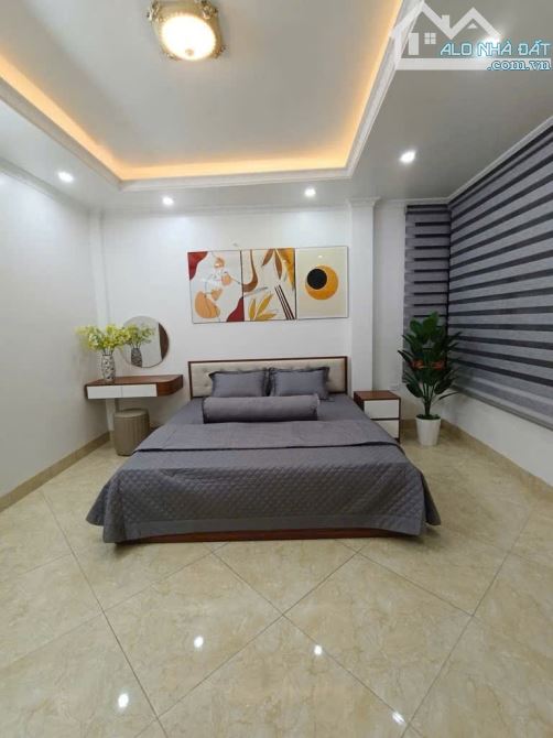 Bán nhà Bồ Đề. 35m x 5 tầng. Ô tô đỗ gần nhà, nhiều tiện ích. Chỉ có 1 căn duy nhất. Nhỉnh 7 tỷ có