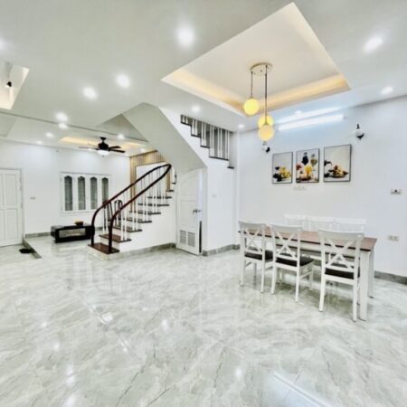 Phân Lô Hoàng Mai 55m 4 Tầng Mặt Tiền 5,5m