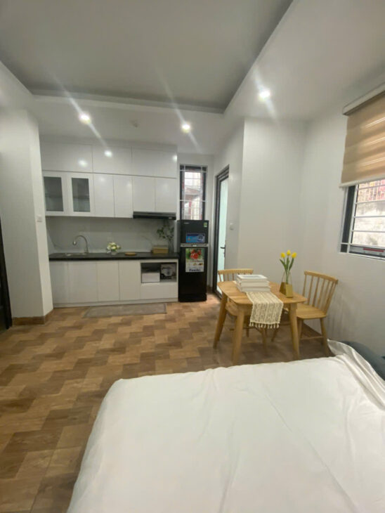 Cho Thuê Ccmn đẹp thoáng ban công Full đồ Tại 210 Đội Cấn, Ba Đình