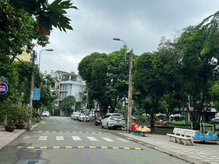 Nhỉnh 9 tỷ có nhà đẹp 5 lầu mới 100% Quang Trung 63m2 ngang 4.2m ngay Mercedes tặng NT