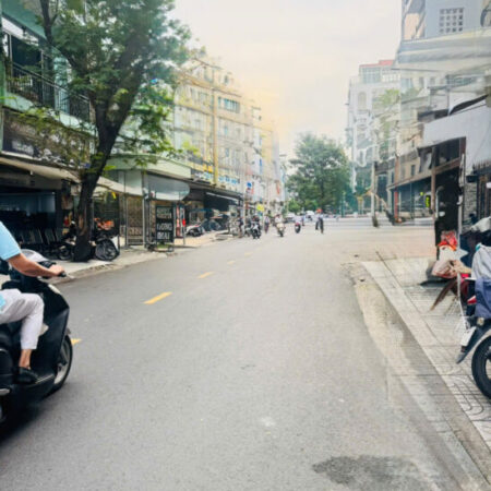 NHÀ ĐẸP TRUNG TÂM Q10 – HÒA HẢO – NGUYỄN TRI PHƯƠNG – 5 TẦNG – GIÁ 8.6 TỶ. .