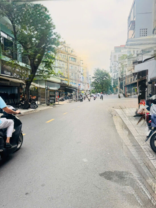 NHÀ ĐẸP TRUNG TÂM Q10 – HÒA HẢO – NGUYỄN TRI PHƯƠNG – 5 TẦNG – GIÁ 8.6 TỶ. .