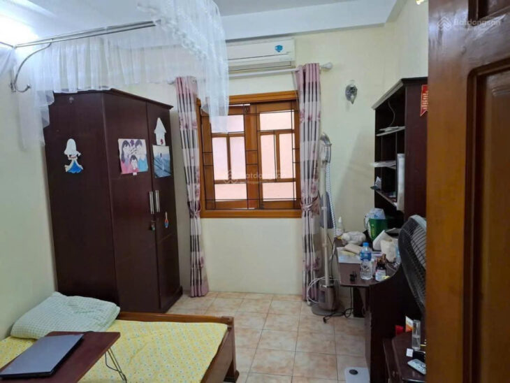 BÁN NHÀ MẶT NGÕ NGUYỄN HOÀNG TÔN, GẦN KĐT CIPUTRA, DT 36M2, MT 4.5M, GIÁ 10.6 TỶ