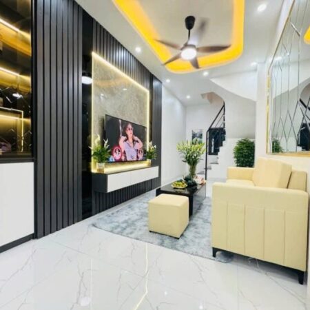 BÁN NHÀ KẺ TẠNH LONG BIÊN,ĐẸP LONG LANH, OTO 7 CHỖ TẬN CỬA, 35M NHỈNH 6 TỶ(TL)