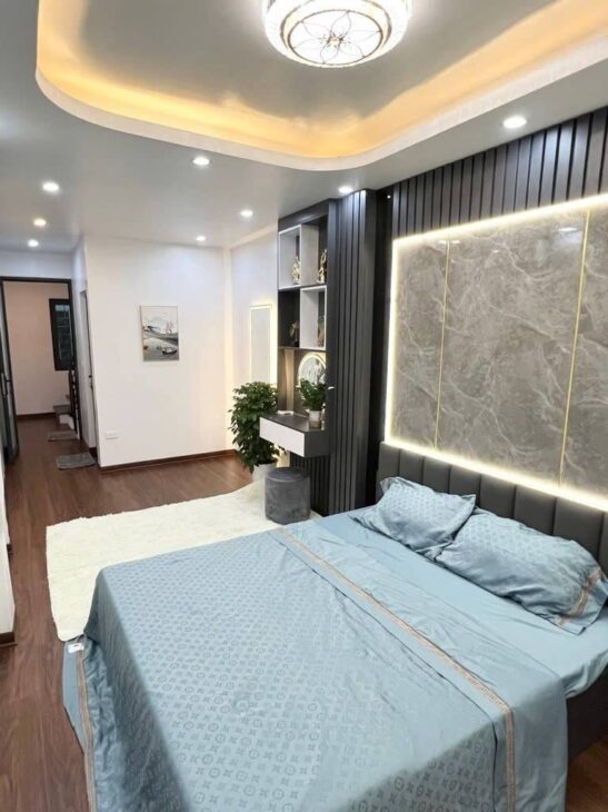 BÁN NHÀ KẺ TẠNH LONG BIÊN,ĐẸP LONG LANH, OTO 7 CHỖ TẬN CỬA, 35M NHỈNH 6 TỶ(TL)