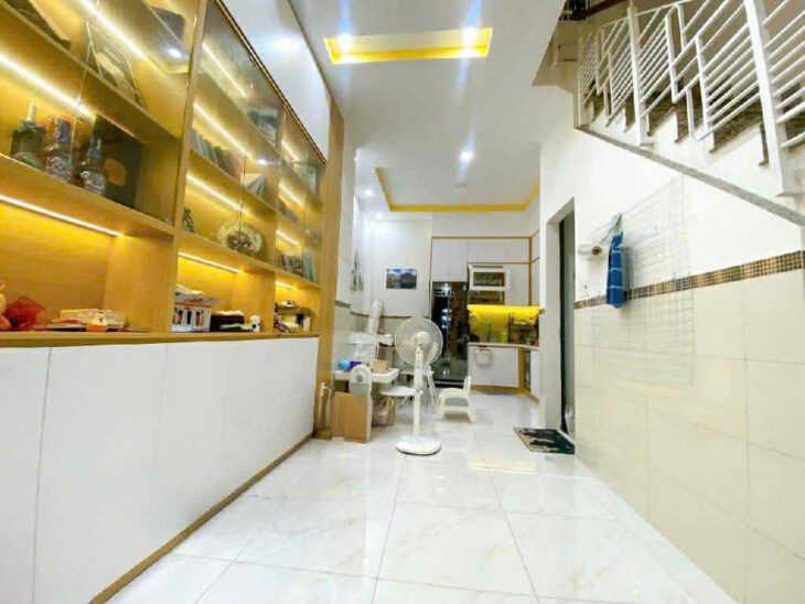 Bán nhà HXH Độc Lập Tân Phú, 40m2, sát mặt tiền, gần Chợ Tân Hương & AEON MALL chỉ 7,3 tỷ.