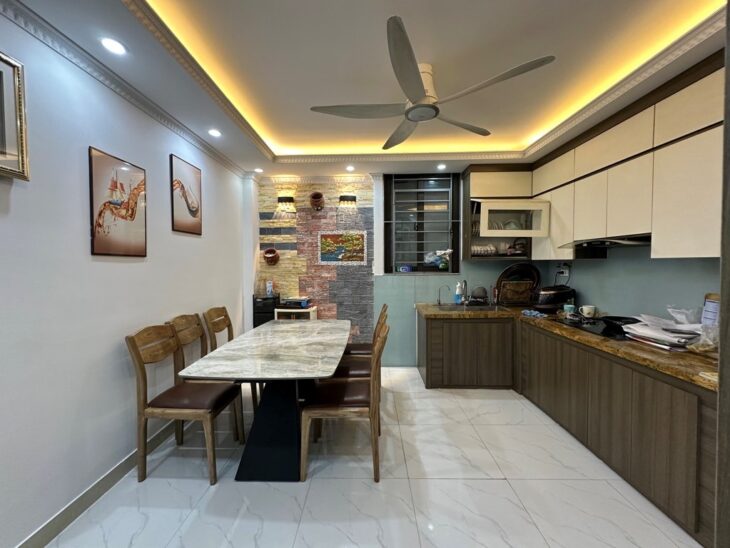 Ban nhà Bằng Liệt, Hoàng Mai, Ô tô đỗ cổng, nở hậu, 43m2, 10.1 tỷ(MTG)