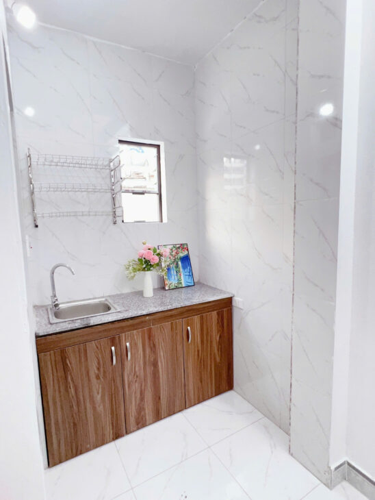 Cho thuê CCMN khép kín 1PK + 1PN thoáng đẹp tại ngách 15 ngõ 20 Hồ Tùng Mậu