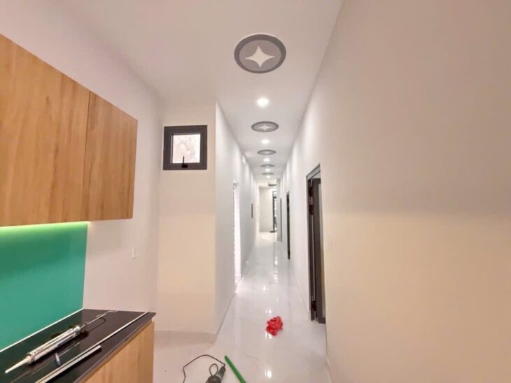 Bán nhà đường 275 Lê Văn Việt ( Sau Chợ Hiệp Phú). 100M2 NGANG 5m. Giá 5.95 Tỷ