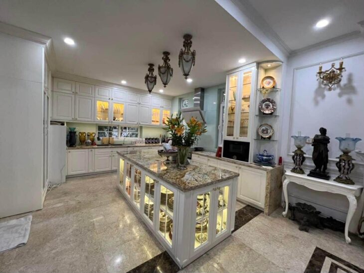 Biệt thự thượng lưu Vinhomes Riverside 206m x 4tầng, mặt tiền 15m, nội thất cao cấp, an ninh tuyệt