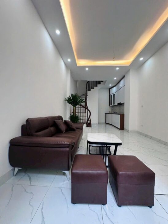 Cơ hội hiếm cho cư dân muón chuyển xuống mặt đất ( giá rẻ hơn căn chung cư) – Ngõ nông giáp khu D