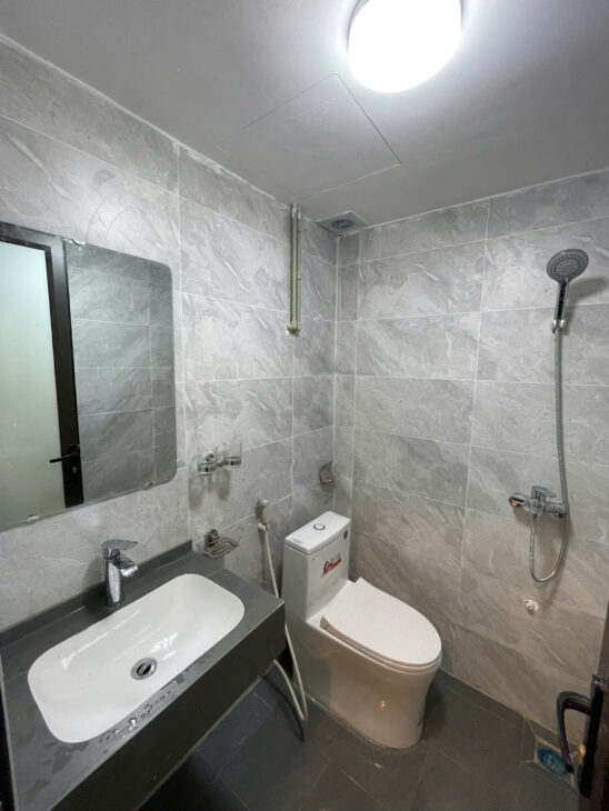 Cho Thuê Ccmn đẹp mới 100% thoáng ban công giá rẻ Tại 16 Thái Hà, Đống Đa