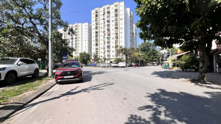 bán nhà Gia Thuỵ, 90m, mặt tiền 5.5m, ôtô tránh, full thổ cư