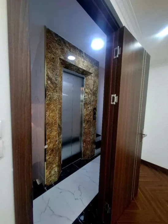 BÁN NHÀ MỚI Ô TÔ ĐÕ CỬA- KINH DOANH Phố Nguyễn Văn Linh 35m2 X 6 Tầng 9.8 tỷ Long Biên.