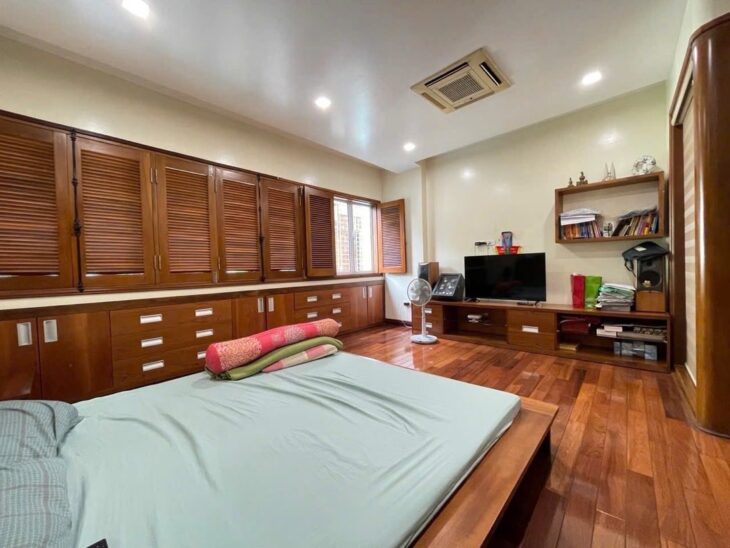 Giá cực tốt ! bán mặt ngõ xe con tránh Thái Hà, hoạt động, 95/101m2, 5 tầng, 25.5 tỷ