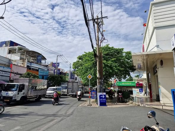 Bán nhà mặt tiền 2500m2 giá 170 tỷ Nguyễn Ảnh Thủ