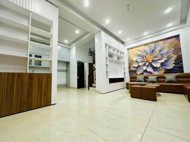 BÁN NHÀ AN DƯƠNG VƯƠNG Ô TÔ VÀO NHÀ -GẦN CIPUTRA -NHÀ ĐẸP Ở NGAY 83M 15.3TỶ