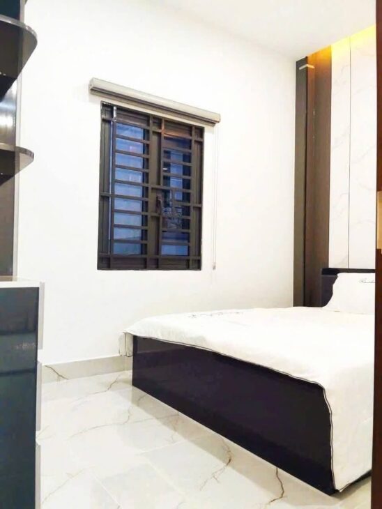CHÍNH CHỦ GỬI BÁN NHÀ ĐẸP 2 TẦNG MỚI XÂY 101M², TẶNG FULL NỘI THẤT GẦN CHỢ THỚI TỨ.